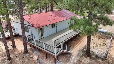 3379 Pine Cone Dr, Overgaard, AZ 85933