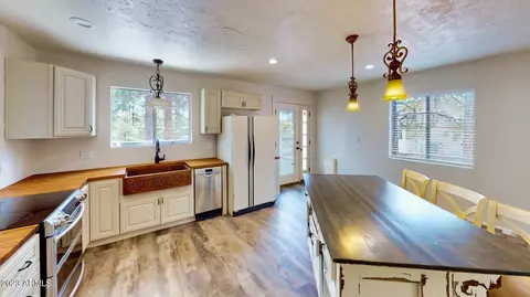 3379 Pine Cone Dr, Overgaard, AZ 85933 photo 16
