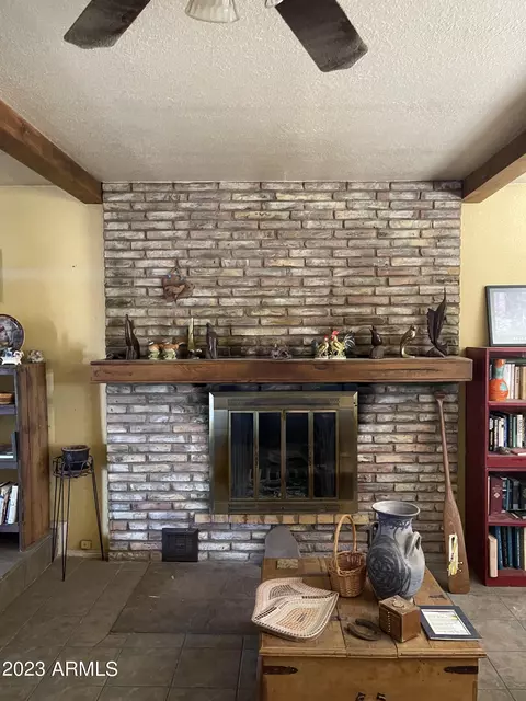 49213 N 7th Ave, New River, AZ 85087
