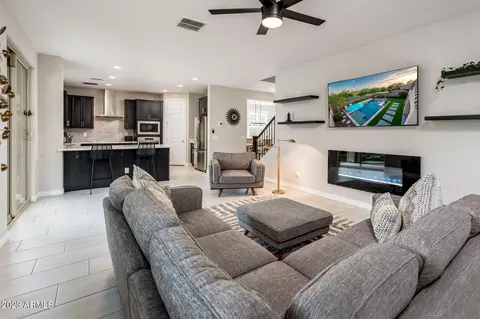 611 E Brisa Dr, Phoenix, AZ 85085 photo 4