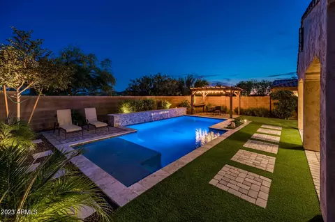611 E Brisa Dr, Phoenix, AZ 85085