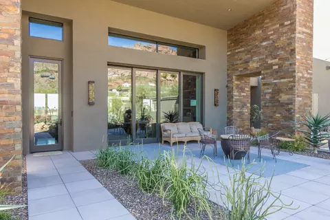 4841 E Rockridge Rd, Phoenix, AZ 85018 photo 2