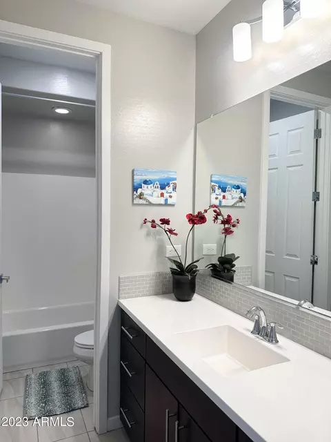 Bath - 31510 N 24th Dr, Phoenix, AZ 85085 photo 5 of 6