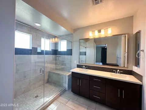 Bath - 31510 N 24th Dr, Phoenix, AZ 85085 photo 4 of 6