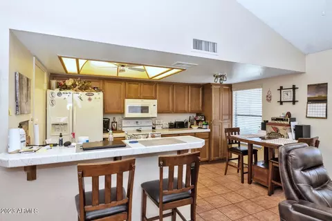 839 E Lola Dr, Phoenix, AZ 85022 photo 3