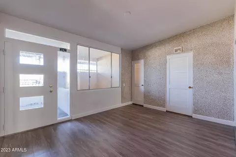 1201 E Rose Ln #8, Phoenix, AZ 85014 photo 2