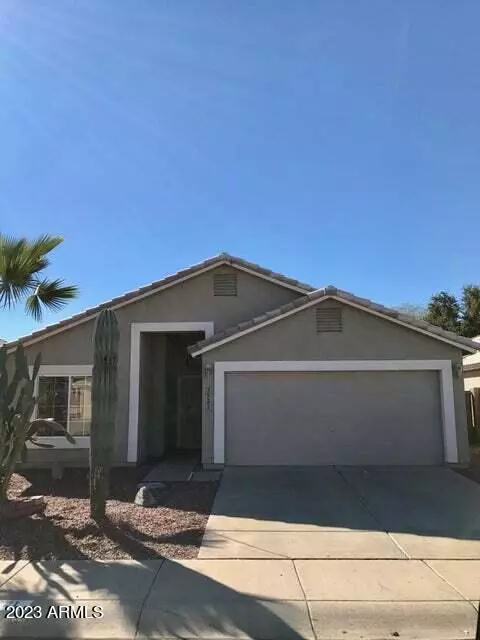 3521 W Tina Ln W, Glendale, AZ 85310