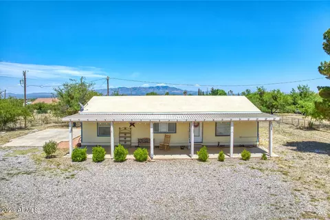 7117 S Garden Valley Dr, Hereford, AZ 85615