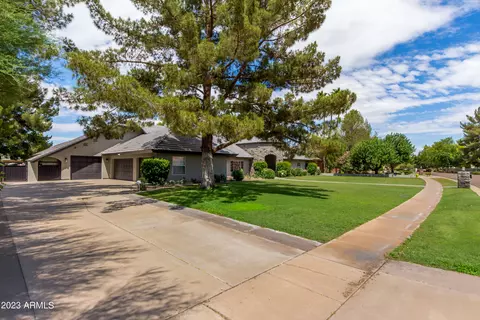 2146 E Caroline Ln, Tempe, AZ 85284 photo 2