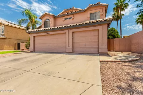 1249 W Edgewater Dr, Gilbert, AZ 85233 photo 3