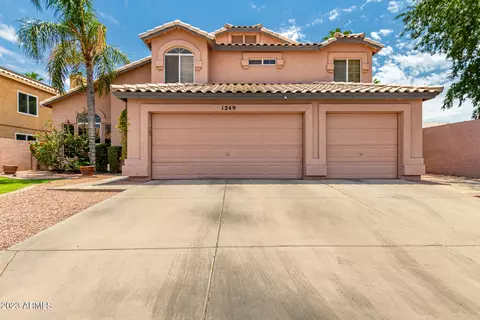 1249 W Edgewater Dr, Gilbert, AZ 85233
