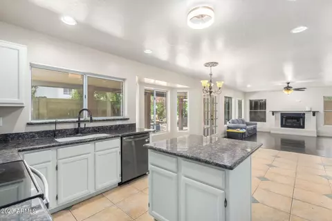 1249 W Edgewater Dr, Gilbert, AZ 85233 photo 18