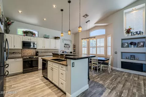 7065 E Lobo Ave E, Mesa, AZ 85209 photo 2