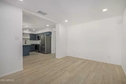 553 E Holmes Ave, Mesa, AZ 85204 photo 9