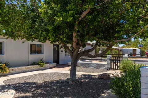 553 E Holmes Ave, Mesa, AZ 85204 photo 4