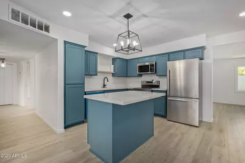 553 E Holmes Ave, Mesa, AZ 85204 photo 13