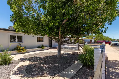 553 E Holmes Ave, Mesa, AZ 85204 photo 3