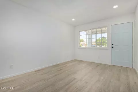 553 E Holmes Ave, Mesa, AZ 85204 photo 8