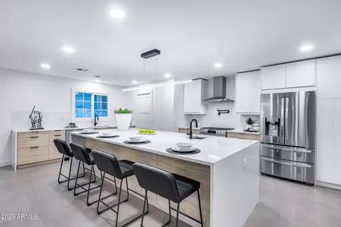 129 Ellis Dr, Tempe, AZ 85282