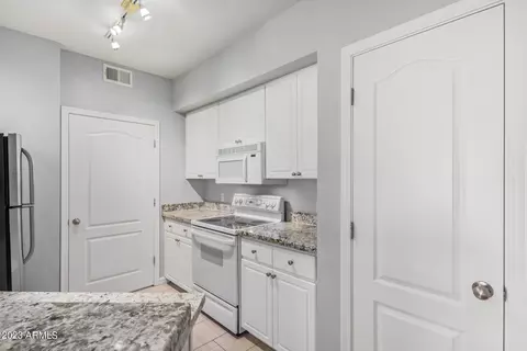 1701 E Colter St #209, Phoenix, AZ 85016 photo 9