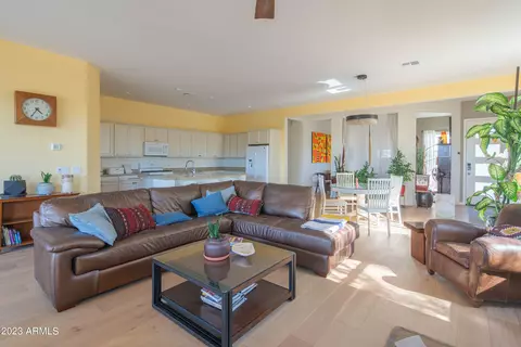 912 E La Mirada Dr, Phoenix, AZ 85042 photo 14