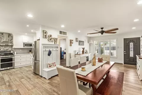 302 E Griswold Rd, Phoenix, AZ 85020 photo 9