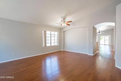 694 W Orange Dr, Gilbert, AZ 85233 photo 4