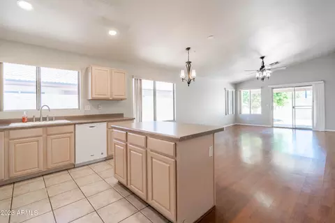 694 W Orange Dr, Gilbert, AZ 85233 photo 7