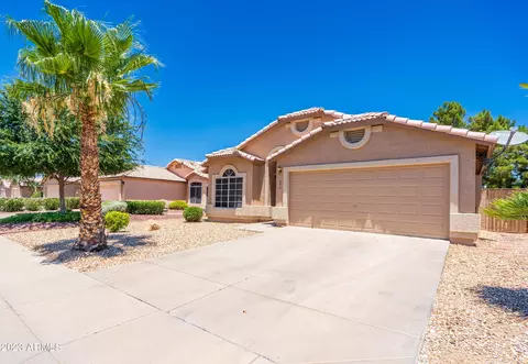 694 W Orange Dr, Gilbert, AZ 85233 photo 2