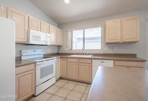 694 W Orange Dr, Gilbert, AZ 85233 photo 8