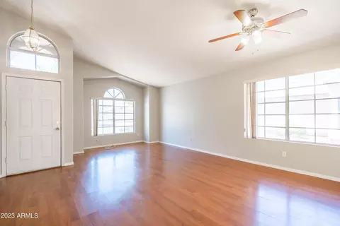 694 W Orange Dr, Gilbert, AZ 85233 photo 5