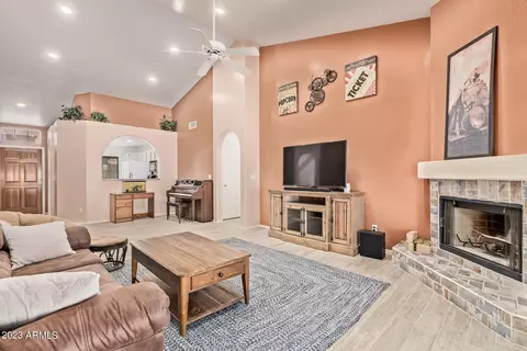 1030 S Surfside Dr, Gilbert, AZ 85233 photo 9
