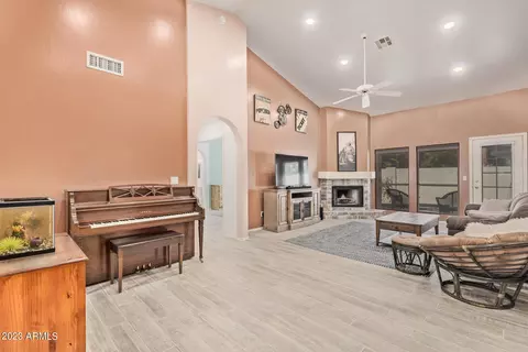 1030 S Surfside Dr, Gilbert, AZ 85233 photo 2