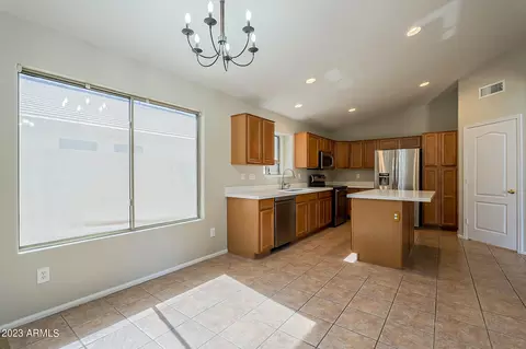 43122 W Sunland Dr, Maricopa, AZ 85138