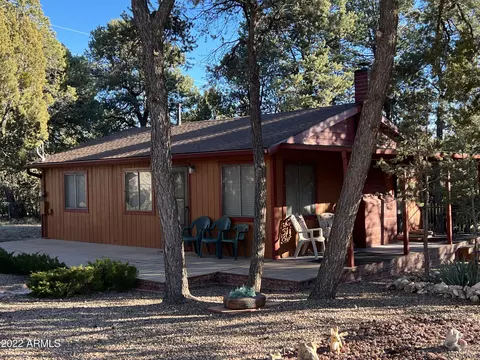 3557 Deer Track Trl, Overgaard, AZ 85933