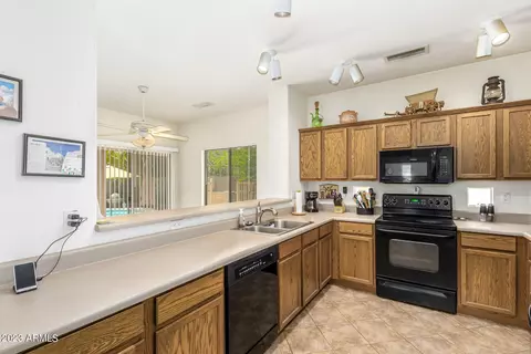 10327 E Knowles Ave, Mesa, AZ 85209 photo 12