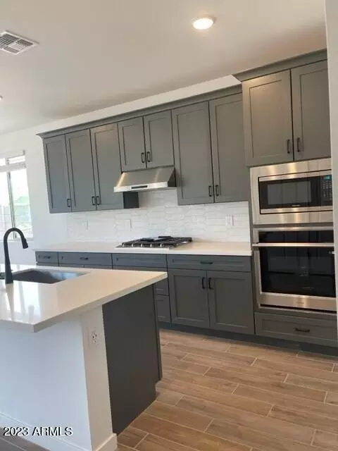 9412 E Supernova Dr, Mesa, AZ 85212 photo 3
