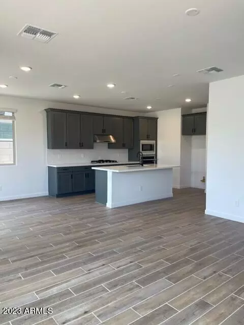 9412 E Supernova Dr, Mesa, AZ 85212 photo 2