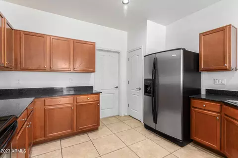 2926 E Dunbar Dr, Phoenix, AZ 85042 photo 13