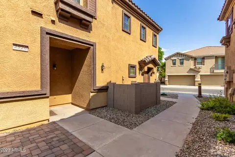 2926 E Dunbar Dr, Phoenix, AZ 85042 photo 3