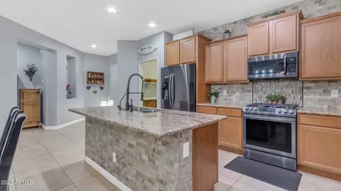 2232 E Gillcrest Rd, Gilbert, AZ 85298 photo 5