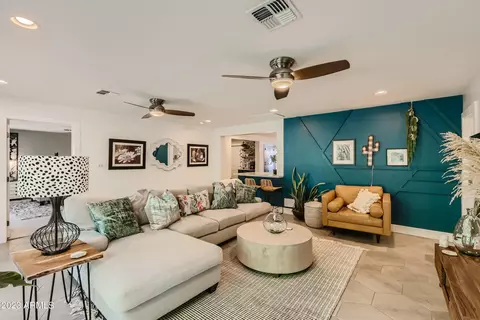 3927 N 43rd St, Phoenix, AZ 85018