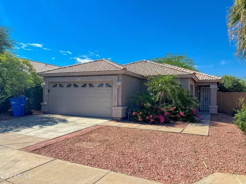 7427 W Raymond St, Phoenix, AZ 85043