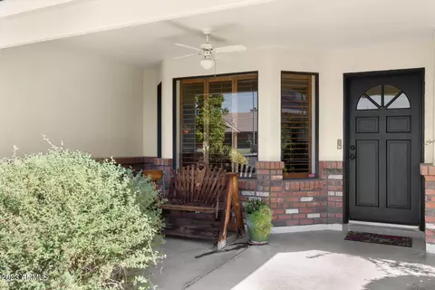 3812 E Downing Cir, Mesa, AZ 85205