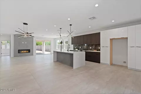 2904 E Angela Dr, Phoenix, AZ 85032 photo 2