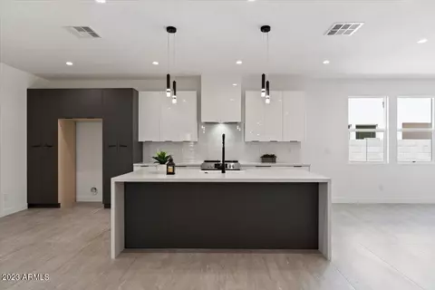 2916 E Angela Dr, Phoenix, AZ 85032 photo 4