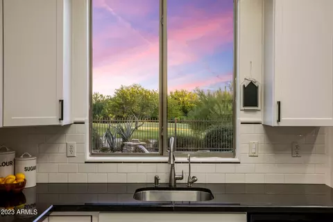 4815 E Robin Ln, Phoenix, AZ 85054 photo 14