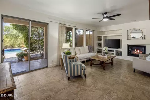 4815 E Robin Ln, Phoenix, AZ 85054 photo 18