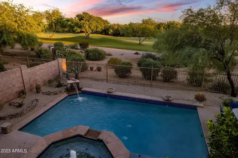 4815 E Robin Ln, Phoenix, AZ 85054 photo 5