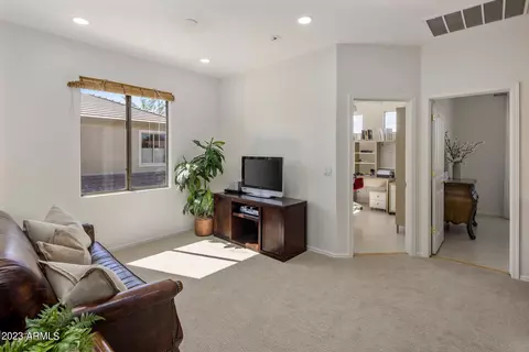4815 E Robin Ln, Phoenix, AZ 85054 photo 23